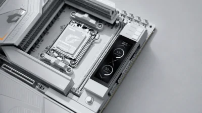 Colorfulの白いAM5マザー「iGame X870E VULCAN W OC」発表｜DDR5-10600対応の中身
