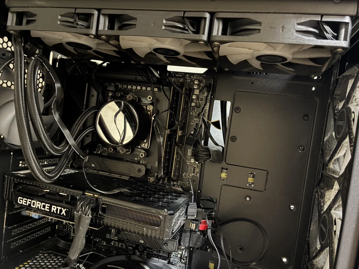 Antec DF700 FLUXのトップに搭載したCPS DA360-ARGB-BKの360mmラジエーターとファン3基