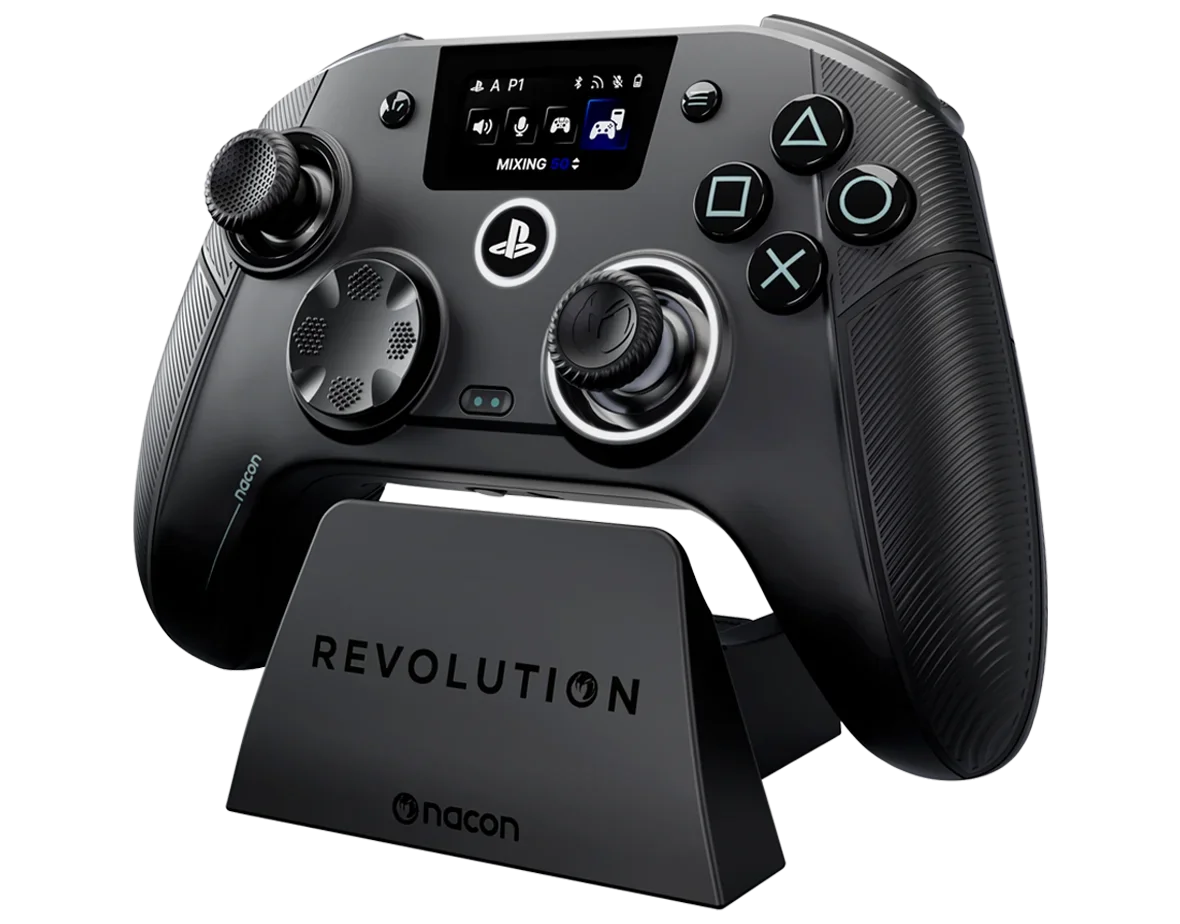 NACON Revolution 5 Unlimitedと付属の充電ドック