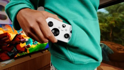 Xbox Nano Controllerは日本で11月発売、税込8,000円｜サイズ・通常モデルとの違いと携帯用の選び方【2026年】